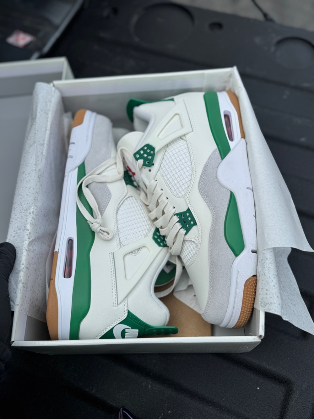 Jordan White and Green Retro Basketball Shoes